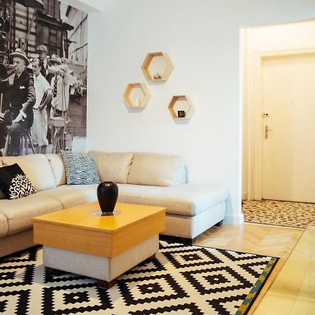 Alba Apartment On Calea Victoriei Bukares Bagian luar foto