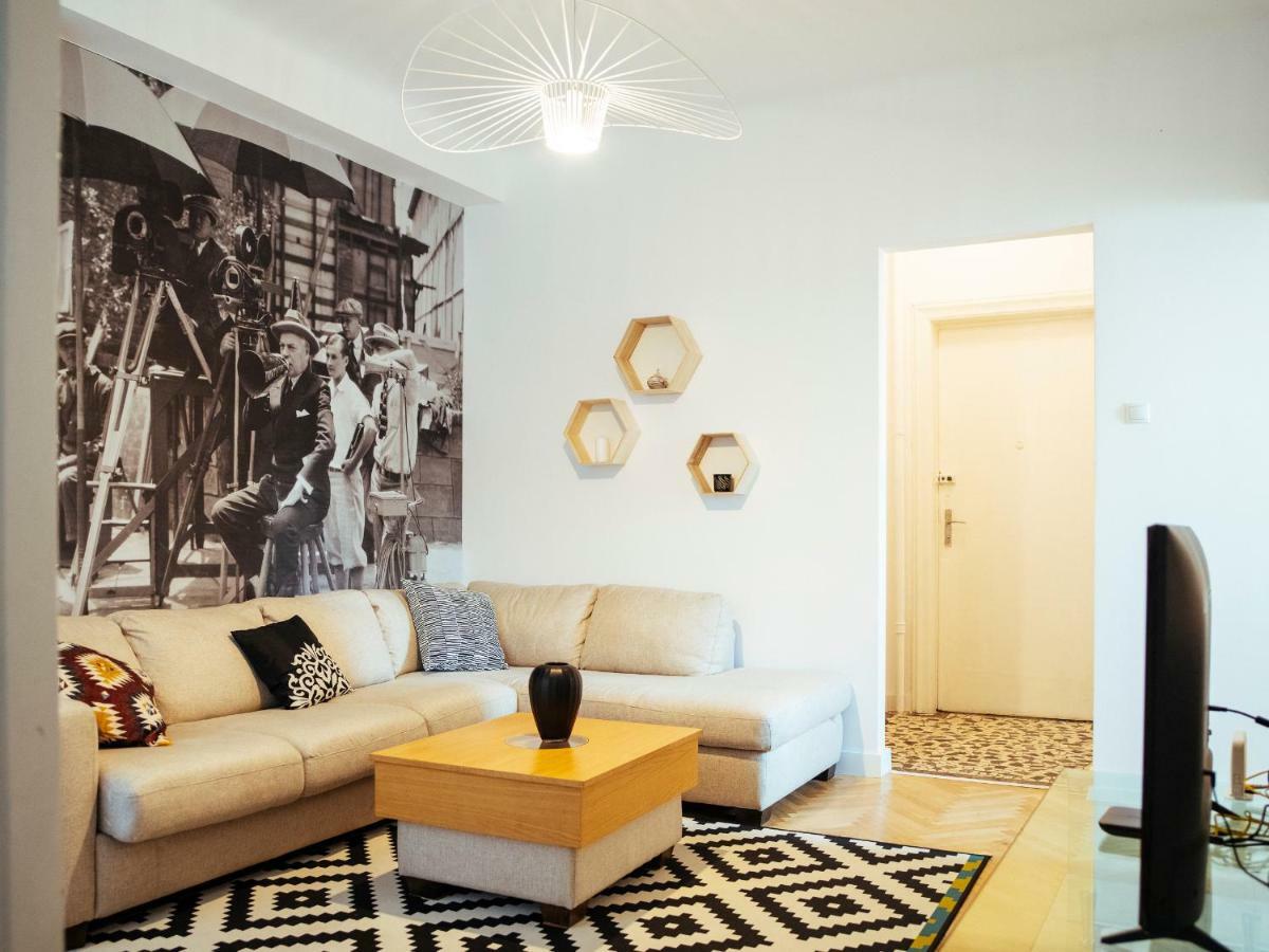 Alba Apartment On Calea Victoriei Bukares Bagian luar foto