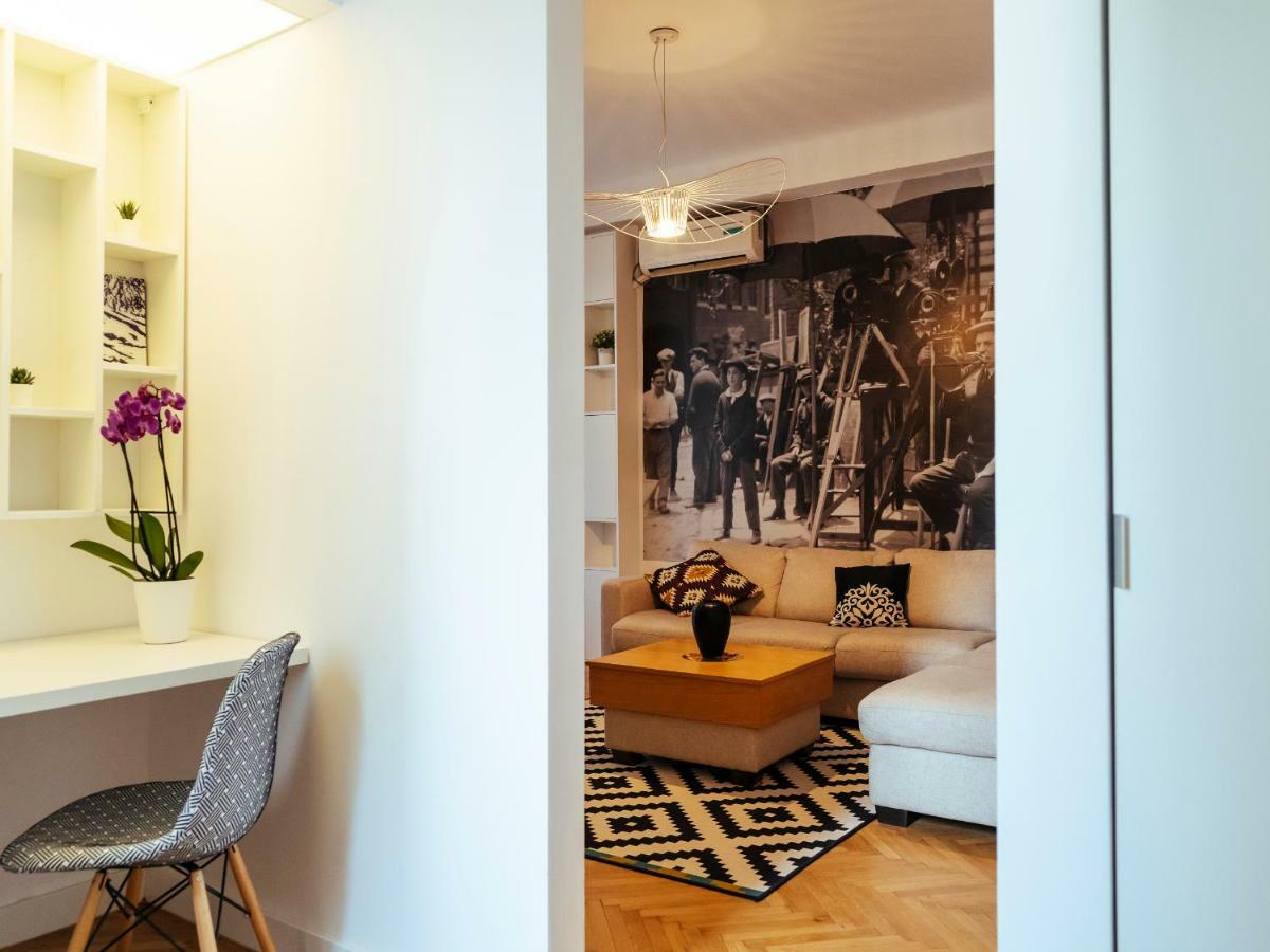 Alba Apartment On Calea Victoriei Bukares Bagian luar foto