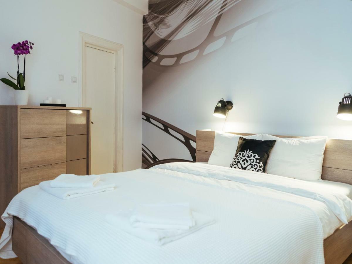 Alba Apartment On Calea Victoriei Bukares Bagian luar foto