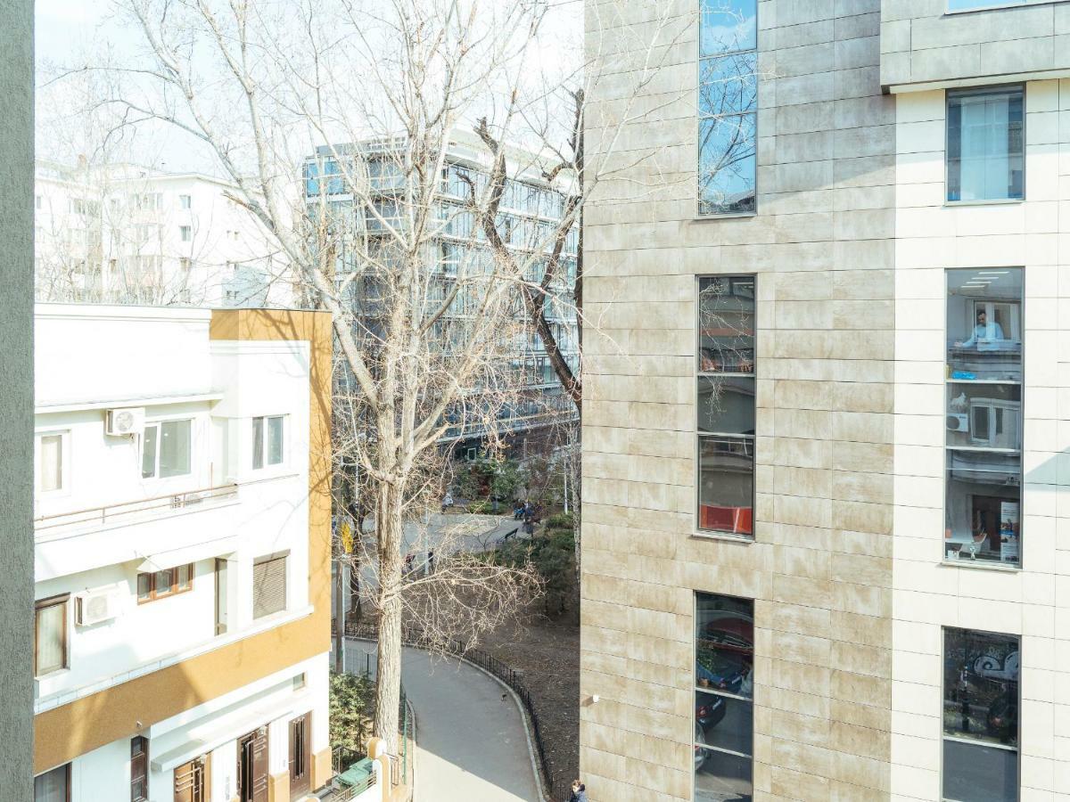 Alba Apartment On Calea Victoriei Bukares Bagian luar foto