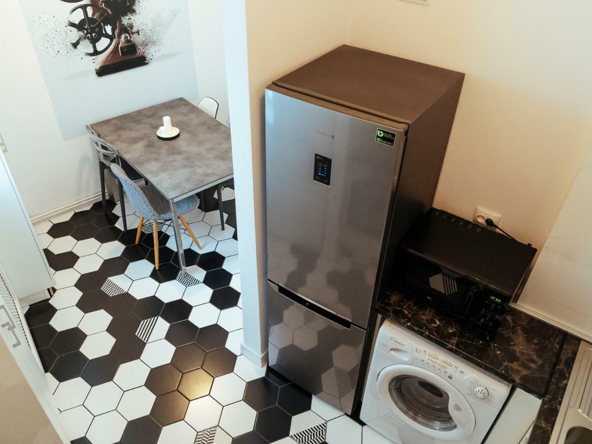 Alba Apartment On Calea Victoriei Bukares Bagian luar foto