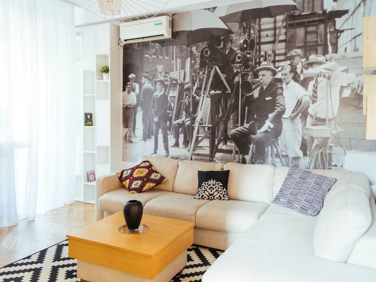 Alba Apartment On Calea Victoriei Bukares Bagian luar foto