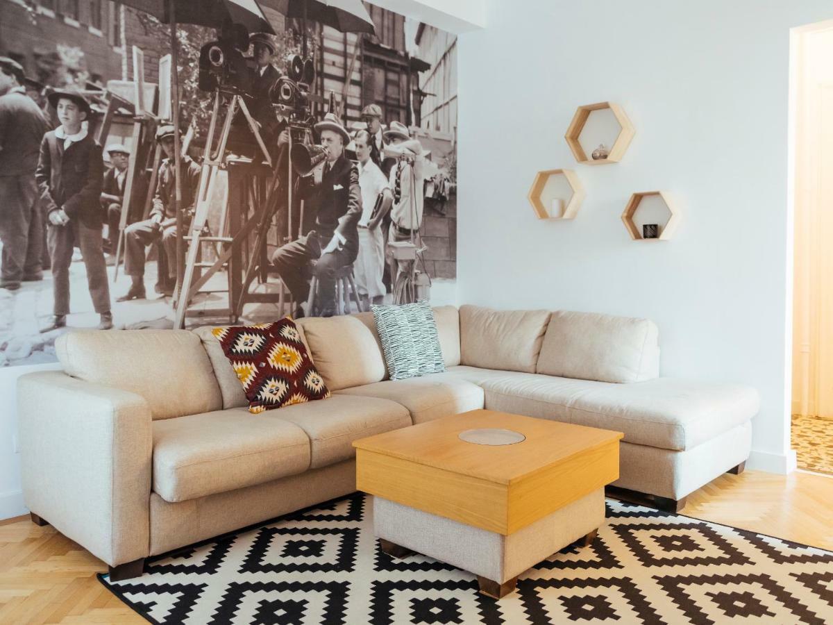 Alba Apartment On Calea Victoriei Bukares Bagian luar foto