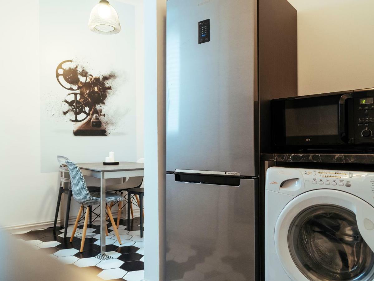 Alba Apartment On Calea Victoriei Bukares Bagian luar foto