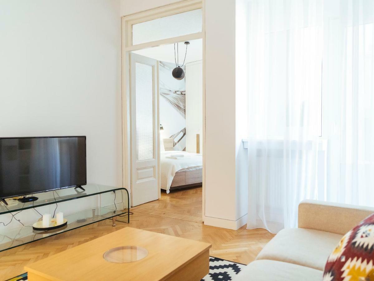 Alba Apartment On Calea Victoriei Bukares Bagian luar foto