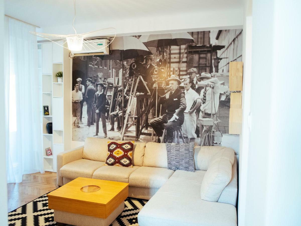 Alba Apartment On Calea Victoriei Bukares Bagian luar foto