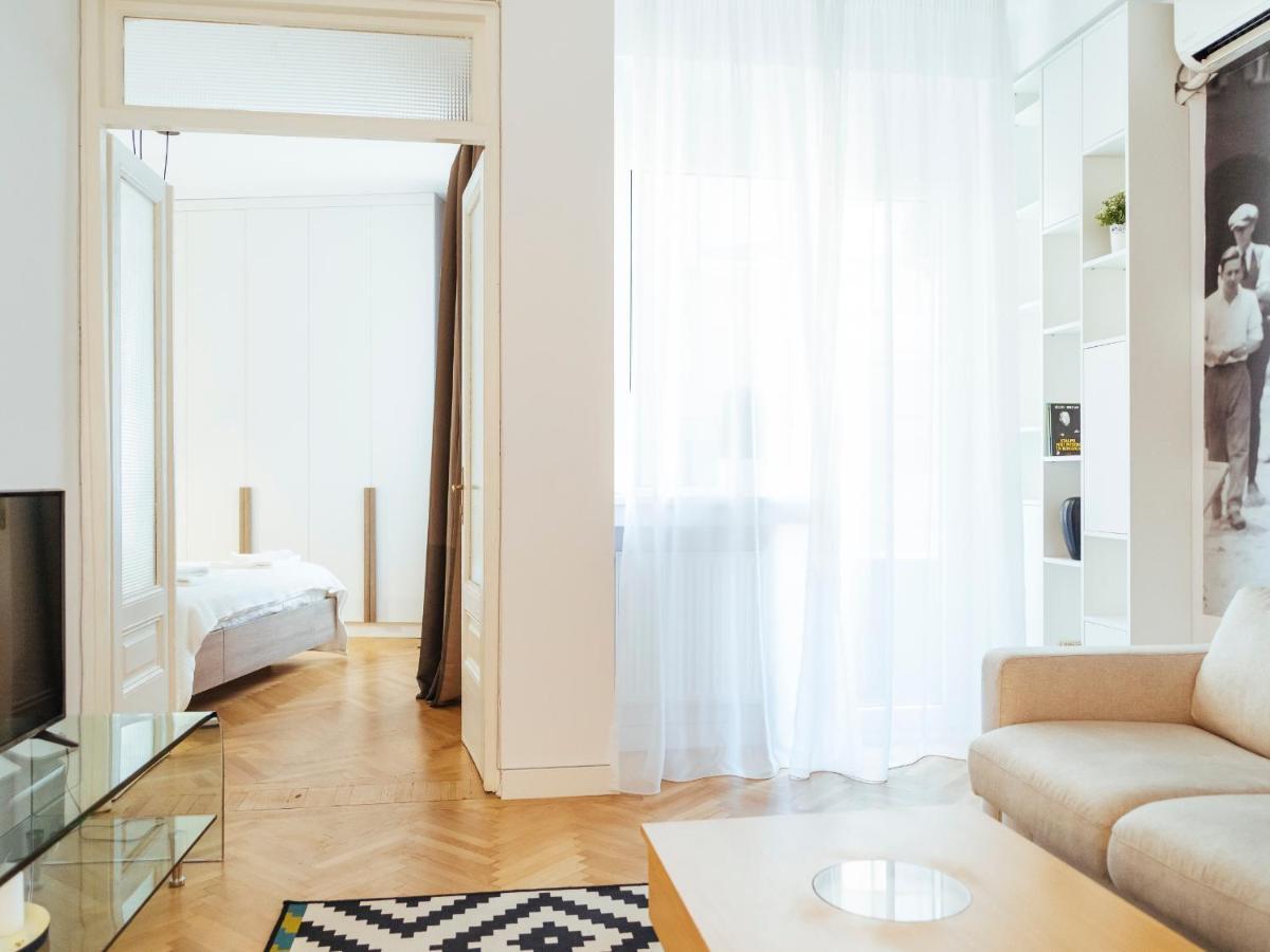 Alba Apartment On Calea Victoriei Bukares Bagian luar foto