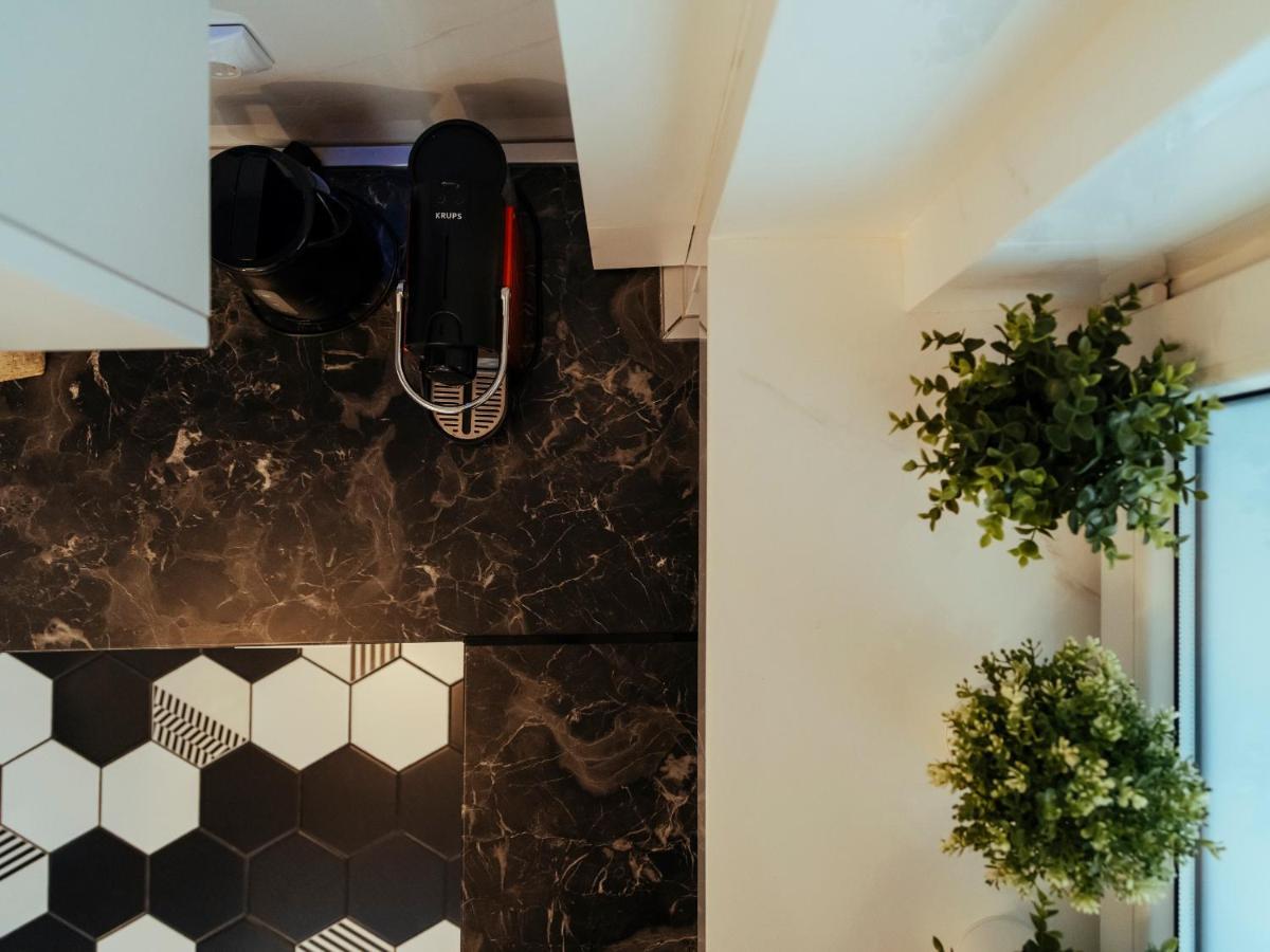 Alba Apartment On Calea Victoriei Bukares Bagian luar foto